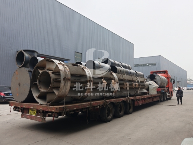 炭化機配套設(shè)備裝車火熱進行